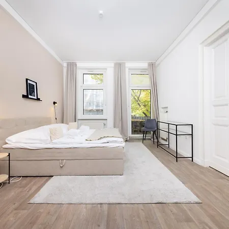 4 Grosse Kueche Balkon Am Maybachufer