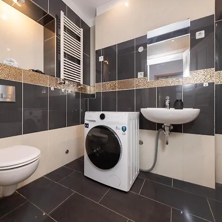 4 Grosse Kueche Balkon Am Maybachufer Appartement