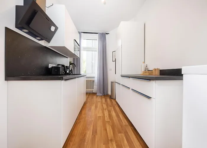 4 Grosse Kueche Balkon Am Maybachufer Lägenhet *