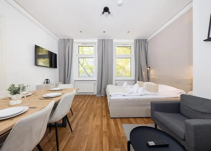 4 Grosse Kueche Balkon Am Maybachufer Lägenhet