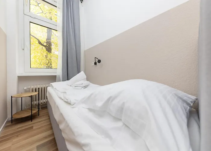 4 Grosse Kueche Balkon Am Maybachufer * Berlin