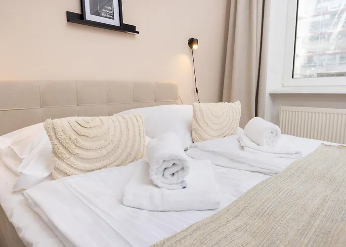 4 Grosse Kueche Balkon Am Maybachufer Lägenhet *