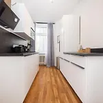 4 Grosse Kueche Balkon Am Maybachufer דירה *
