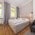 4 Grosse Kueche Balkon Am Maybachufer דירה