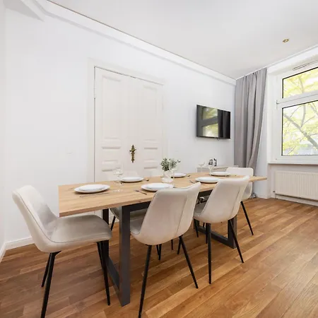 4 Grosse Kueche Balkon Am Maybachufer דירה ברלין
