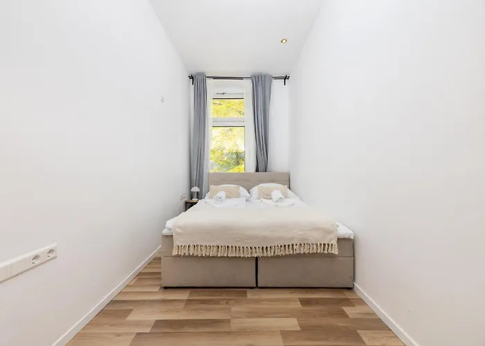 4 Grosse Kueche Balkon Am Maybachufer Apartman Berlin