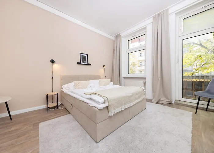 4 Grosse Kueche Balkon Am Maybachufer Berlin